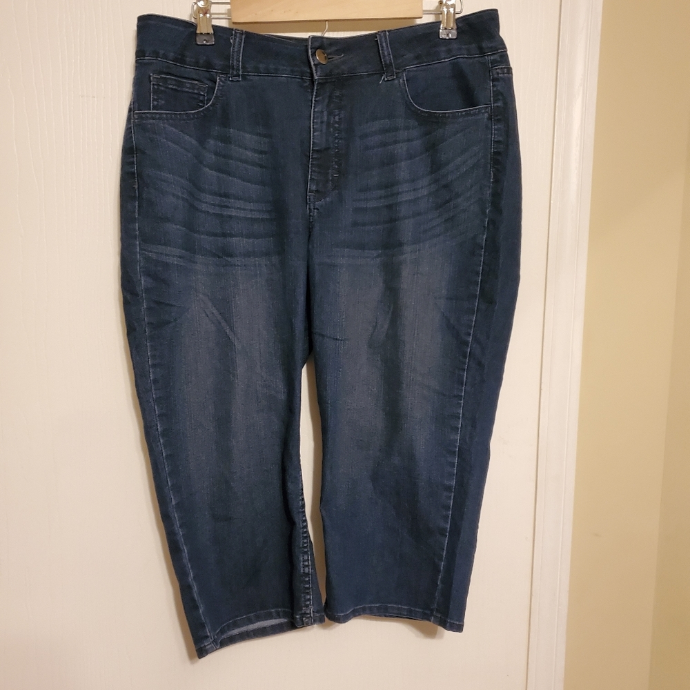 Denim Capri - Picture 4 of 5
